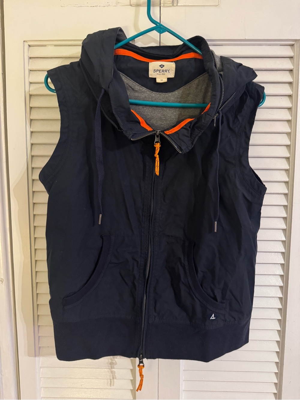 Like New: Sperry Top Sider Hide Away Hoodie Vest (M) – Navy with Orange Trim